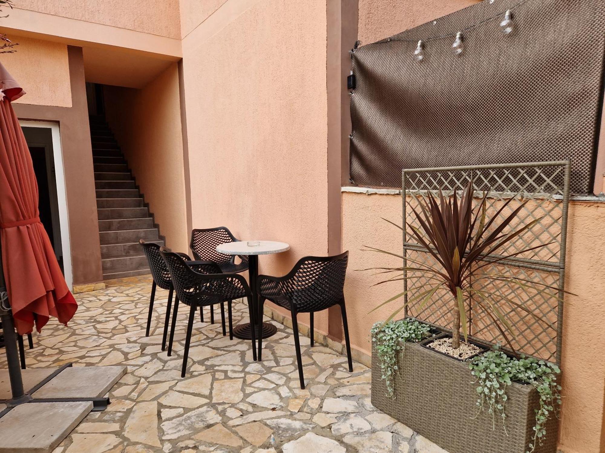 Aurelia Apartments, Vir Buitenkant foto